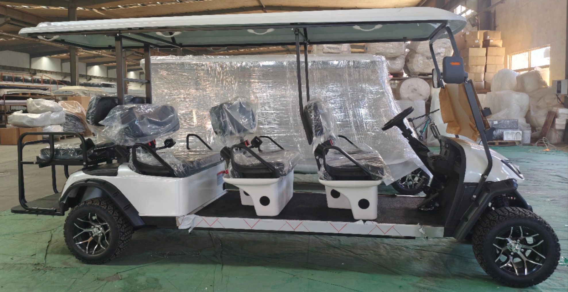 Nagy teherbírású, 8 üléses elektromos sikló, 3 mm-es horganyzott alvázzal és magas hőmérsékletű motorral. Ideális üdülőhelyekre és egyetemi kampuszokra. Érdeklődjön az FCL-árról.