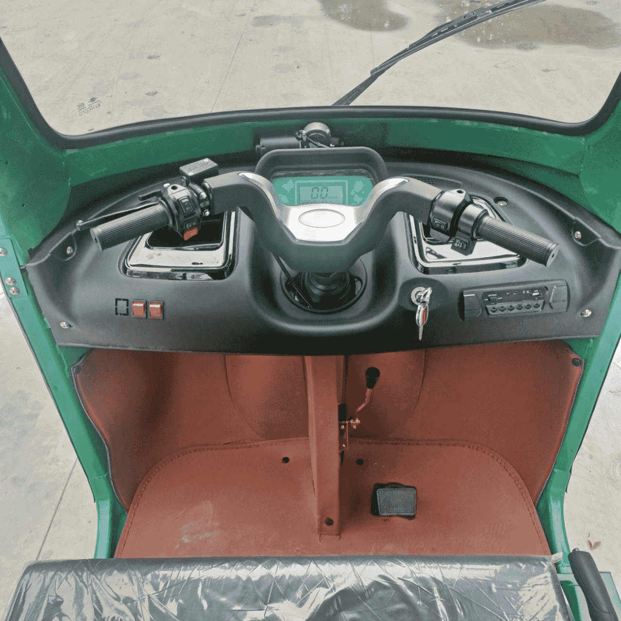 3000W Enclosed Passenger Trike (6-Seater) | Factory FCL - ORVIK - Image 5